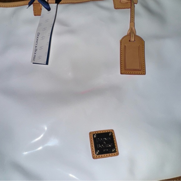Dooney & Bourke White Patent Leather North/South Lee Tote Bag NWT! FLAW. - Picture 3 of 14